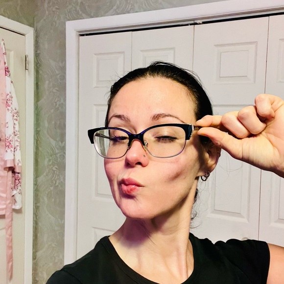 Meet Your Posher!! - Picture 1 of 4